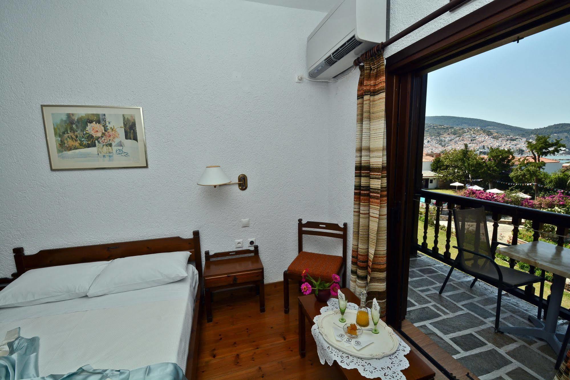 Hotel Prince Stafilos Скопелос Экстерьер фото