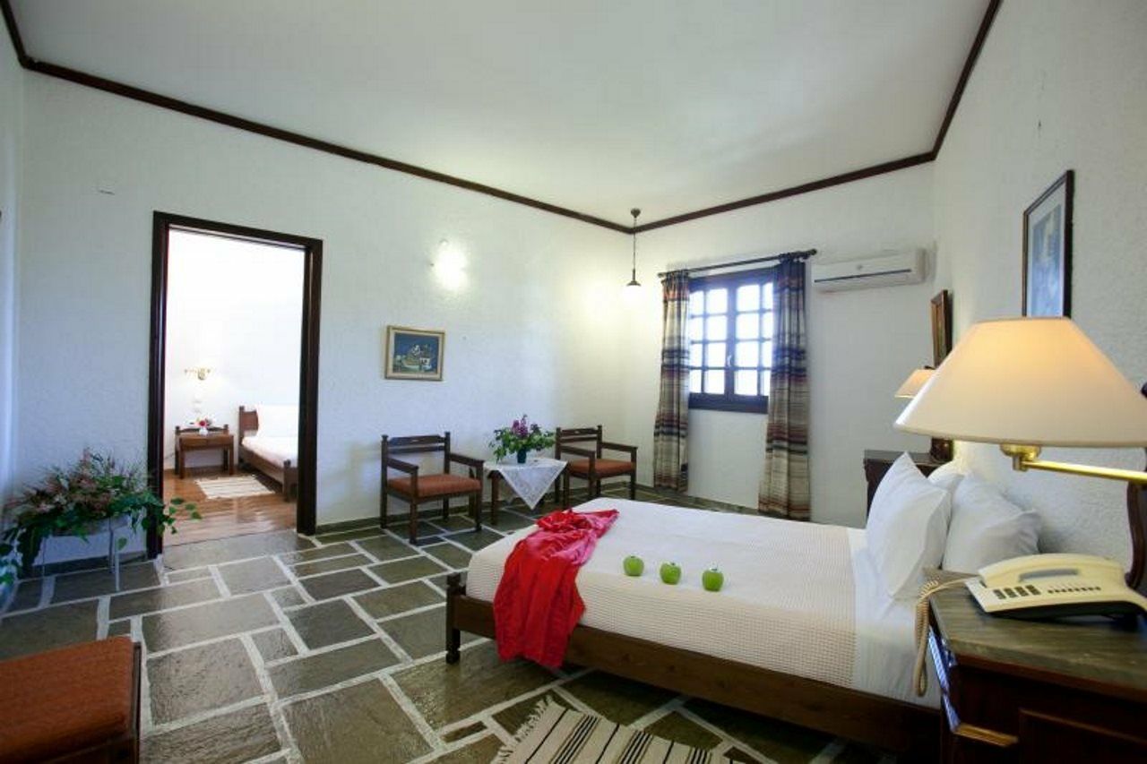 Hotel Prince Stafilos Скопелос Экстерьер фото